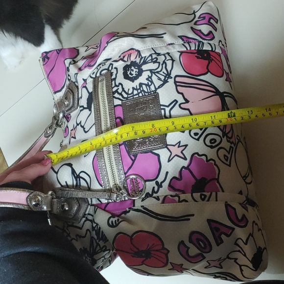 Coach Poppy Petal Floral Rocker Large Shoulder Bag - Picture 14 of 17